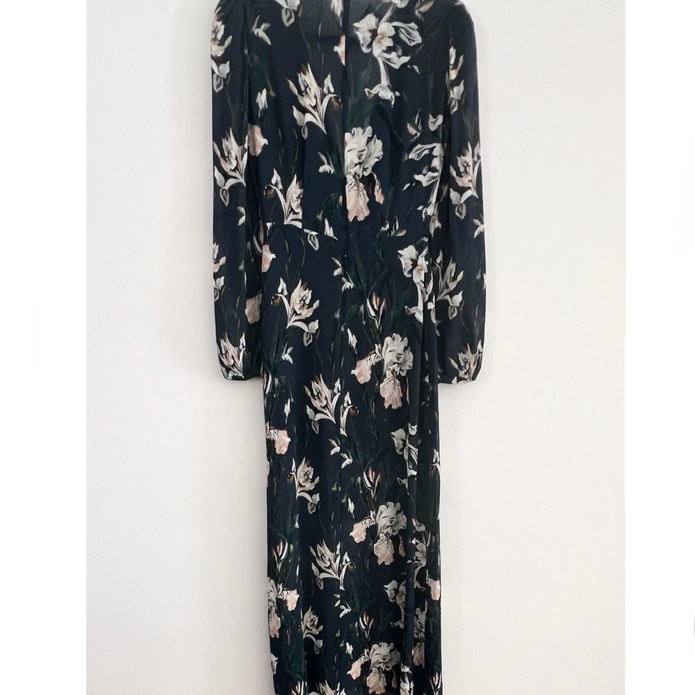 REFORMATION x HOUSE OF HACKNEY
Eteris Mayfair Dress in Navy - Size 4 - Picture 6 of 10